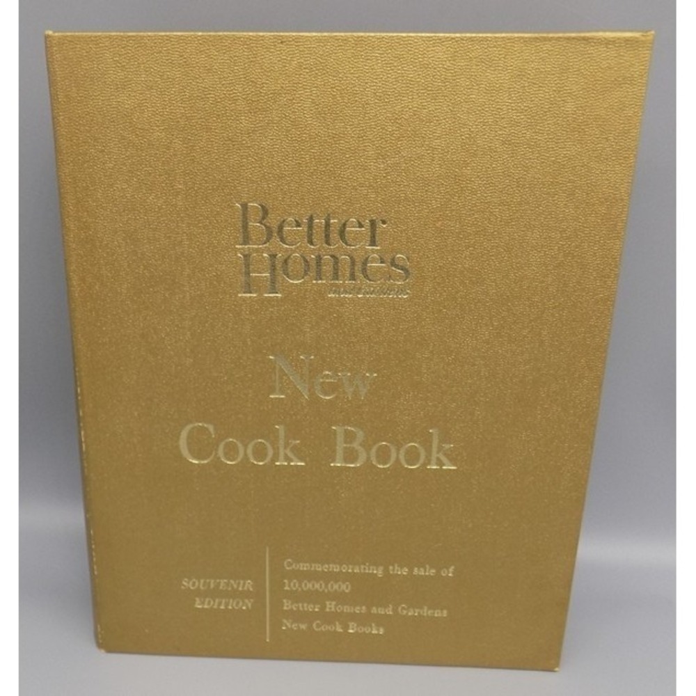 Better Homes & Gardens Cook Book 1965 Gold Souvenir Binder Edition Vintage